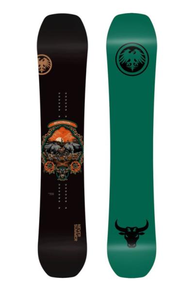 NEVER SUMMER Benchmark Herren Snowboard 2027 - jetzt bei Brettsport.de bestellen!