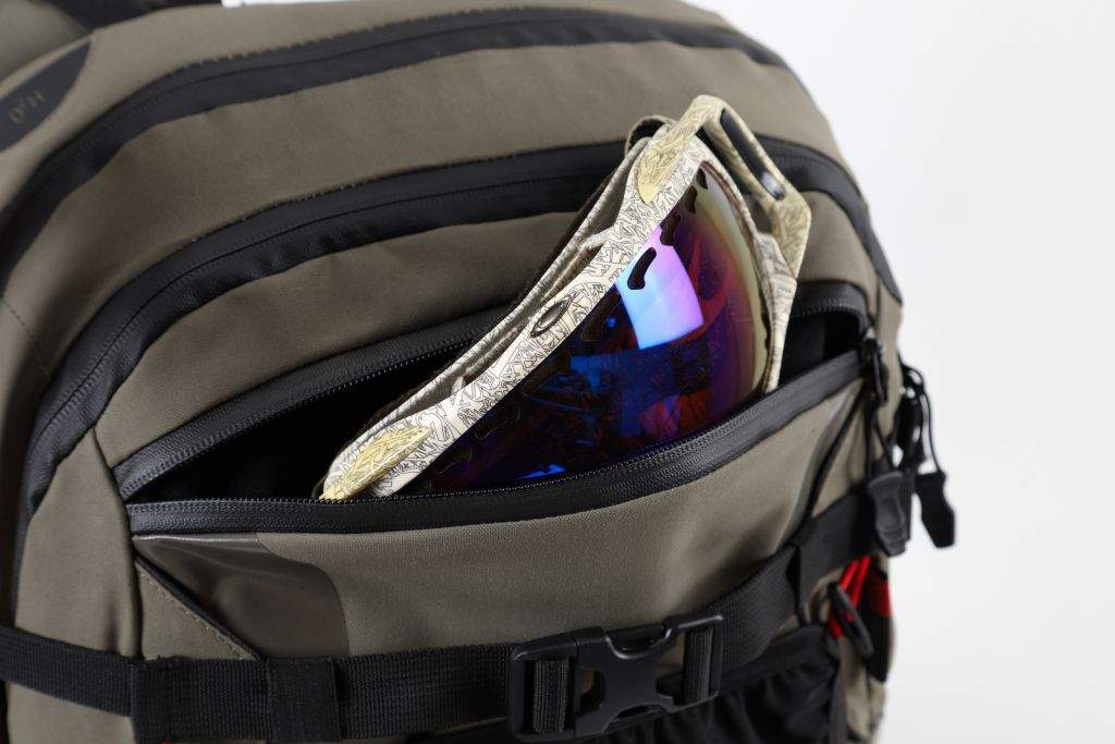 NITRO BAGS SLASH 25 PRO > in the Snowboard Shop > brettsport.com