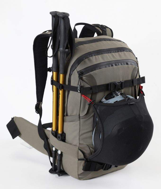 NITRO BAGS SLASH 25 PRO > dans le Snowboard Shop > brettsport.fr